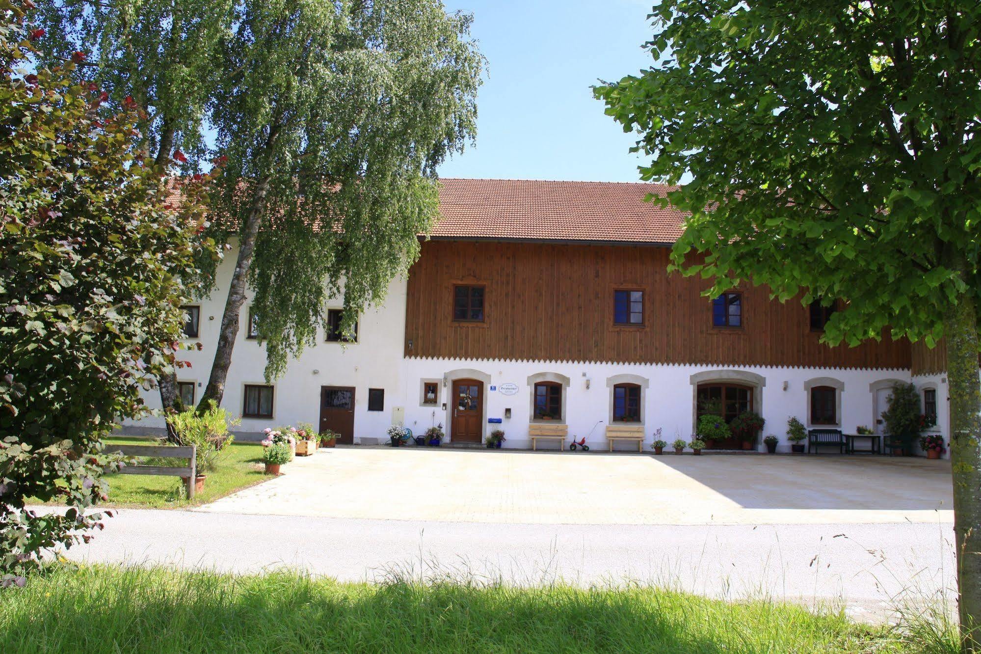Pension Bernhardhof Otterfing Eksteriør bilde
